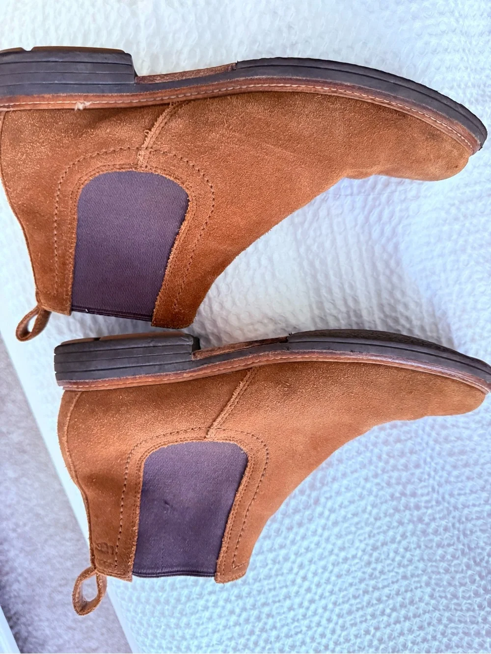 UGG Men’s Suede Chukka Boots in Chestnut Tan